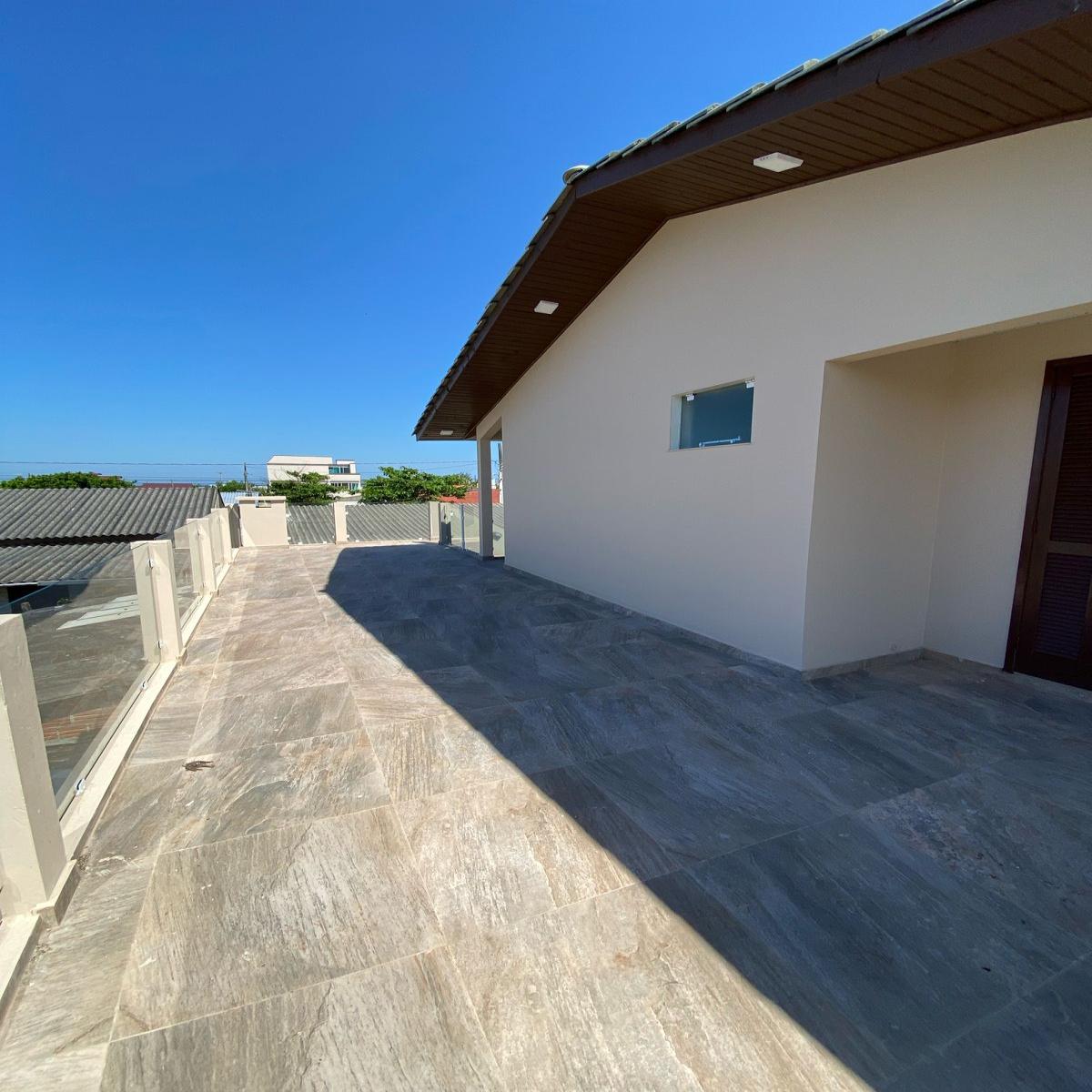 Casa à 200m do mar c/ 3 dorm. - Arroio do Silva