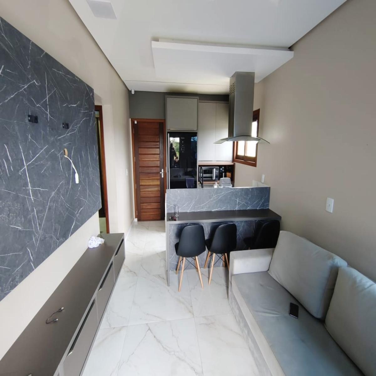 Casa semimobiliada - Bairro Caverazinho