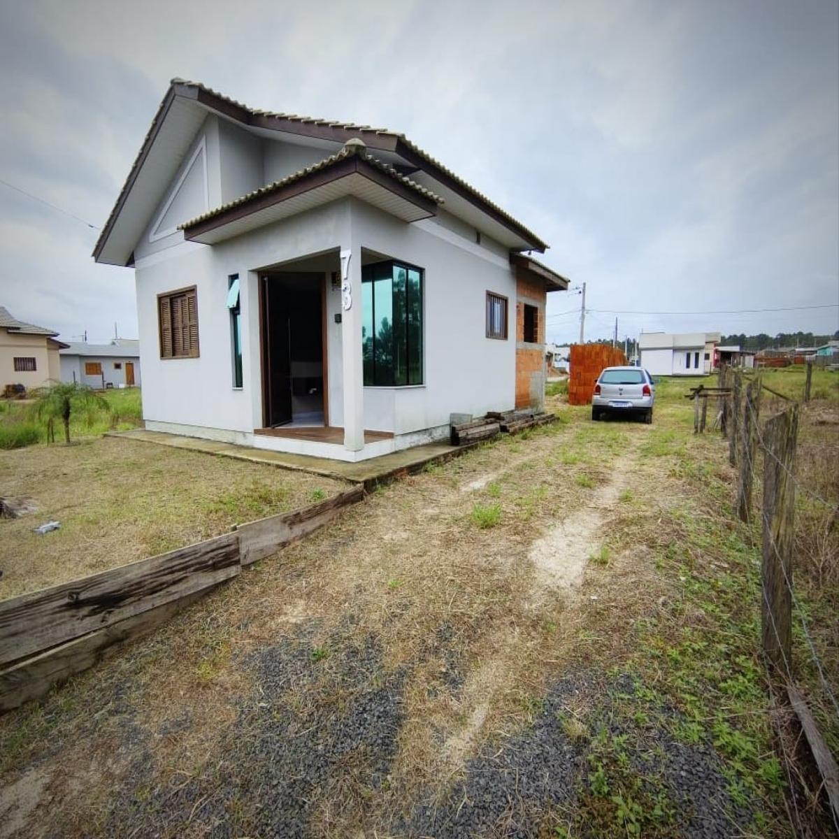 Casa semimobiliada - Bairro Caverazinho