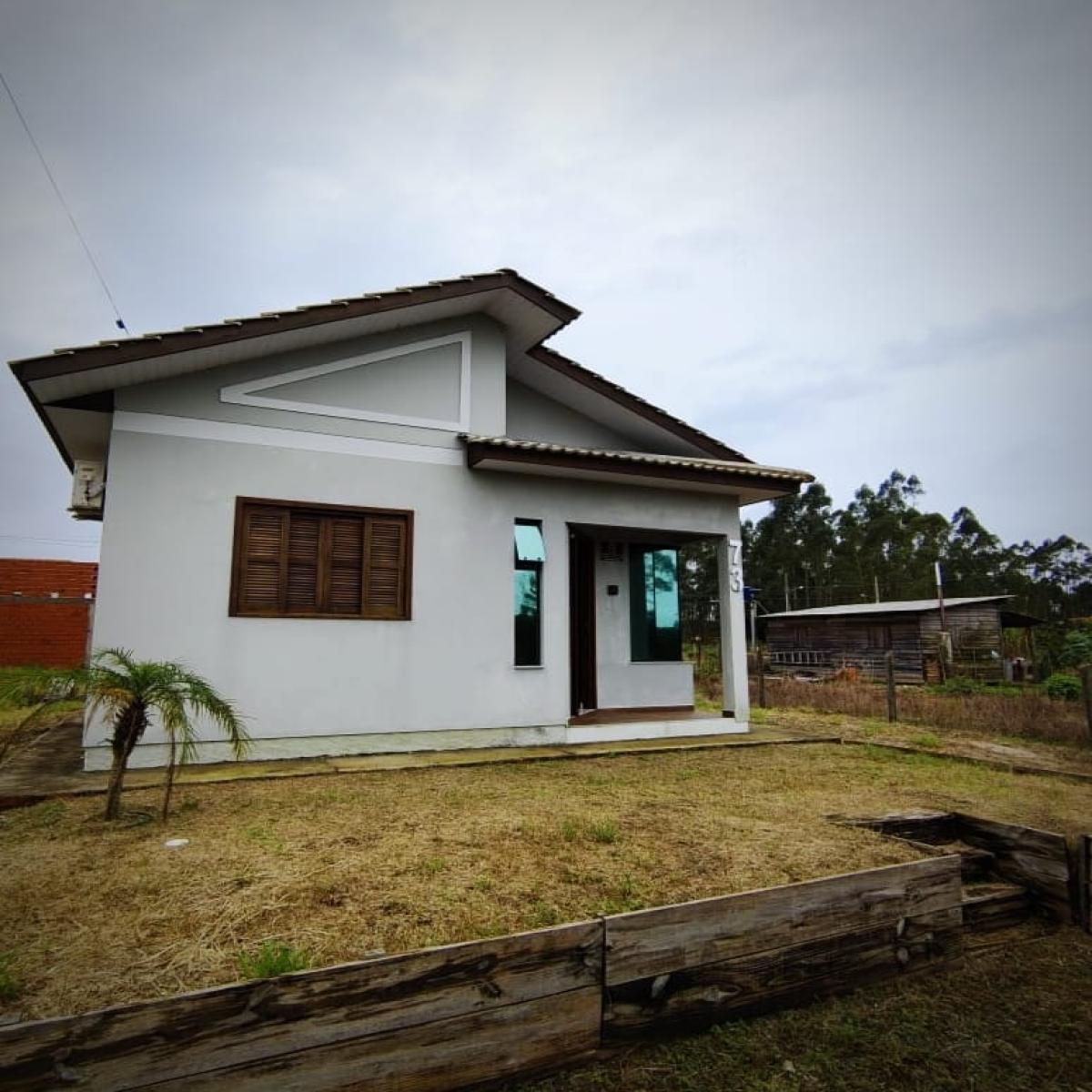 Casa semimobiliada - Bairro Caverazinho